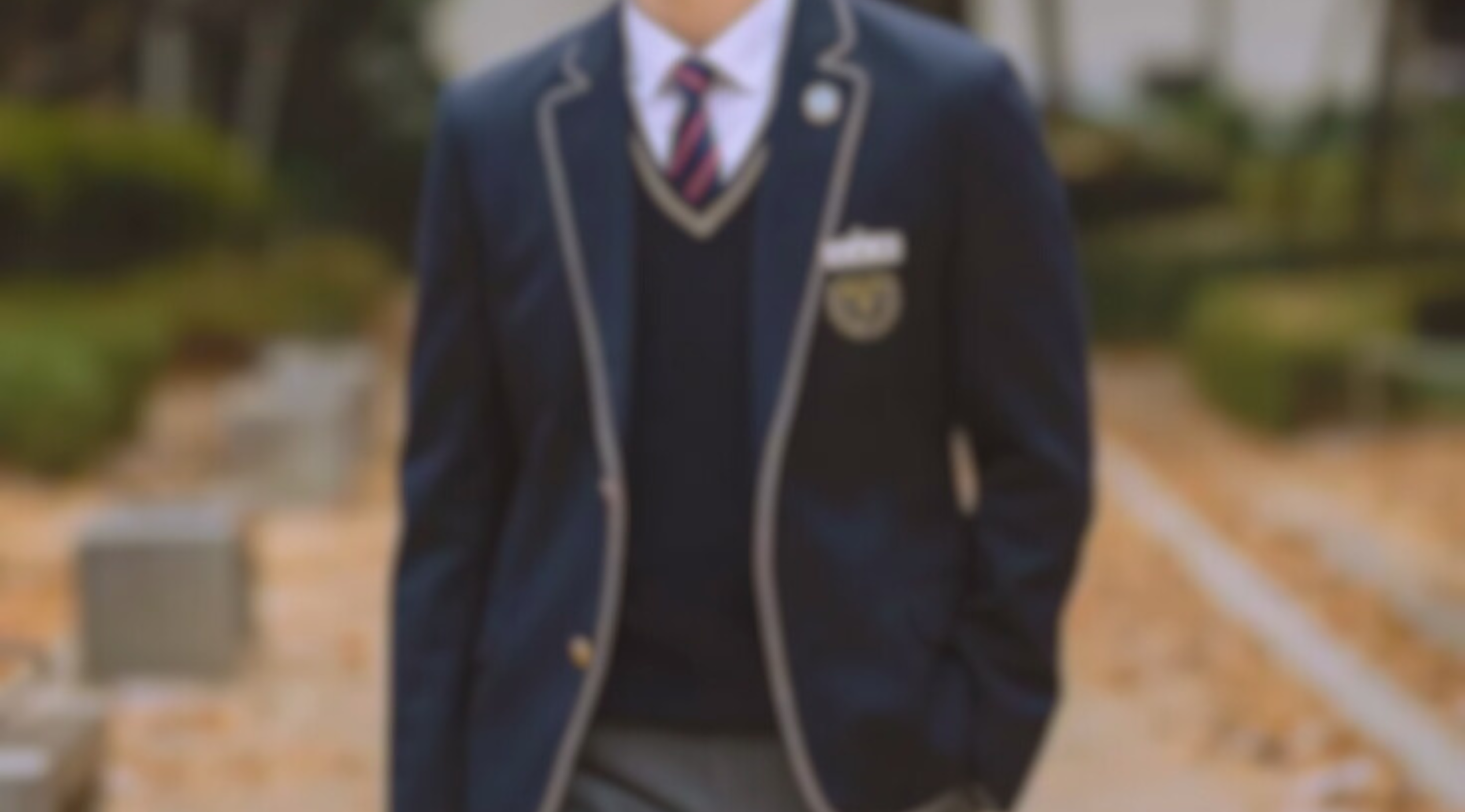 Panduan Lengkap Jenis-Jenis Kain untuk Jaket Almamater